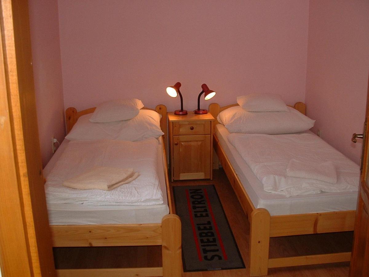 Apartmanház Cédrus 8. Zalakaros Camera foto